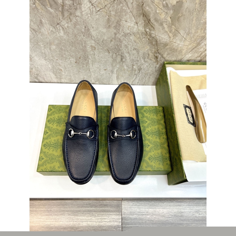 G*u*i leather shoes